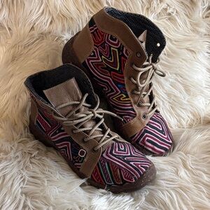 Tracking natives Multicolor Lace-Up Women's Boots